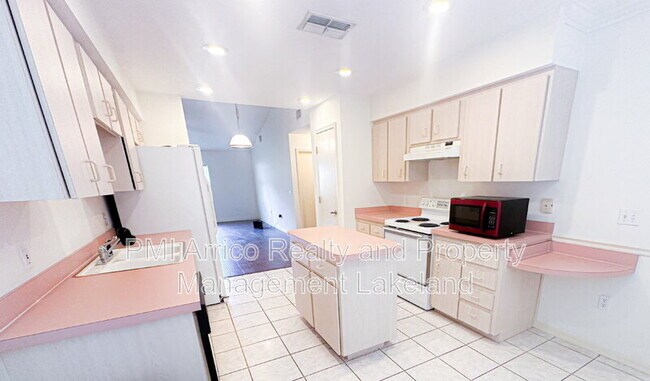 Foto del edificio - 5721 Manchester Dr W