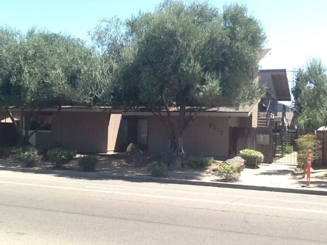 Primary Photo - Fourplex For Rent in Fresno