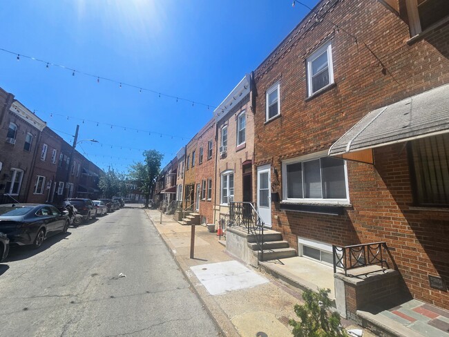 Building Photo - 2432 S Hutchinson St