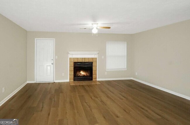 Building Photo - 5847 Trent Walk Dr