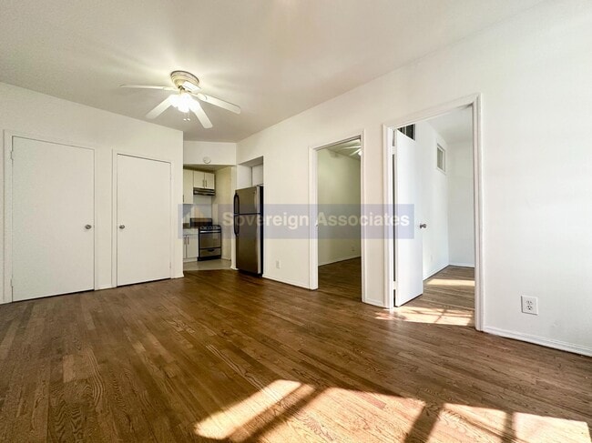 Building Photo - 156 E 85th St