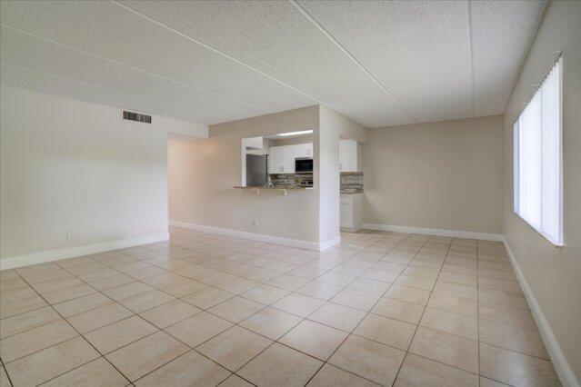 Building Photo - 1104 Meadows Cir