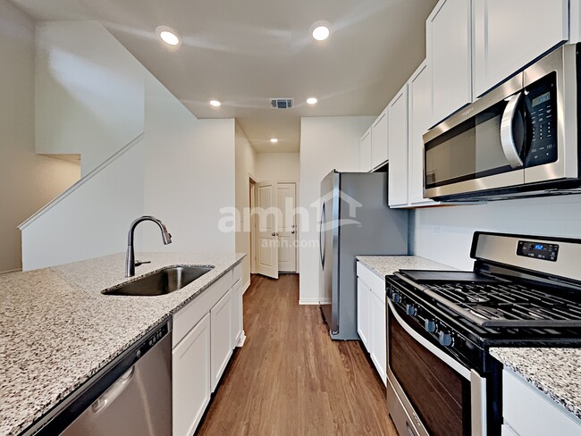 Foto del edificio - 2722 Meadowood Heights