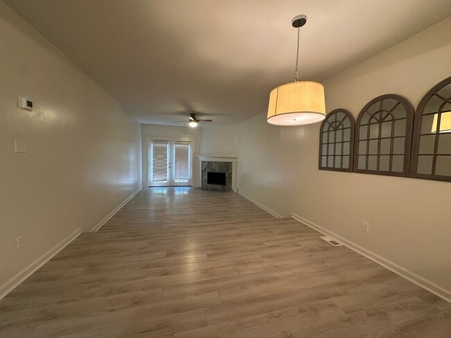 Building Photo - 838 Green Ridge Dr