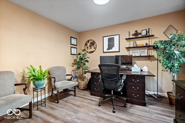 Foto del edificio - 11910 Riley Dr