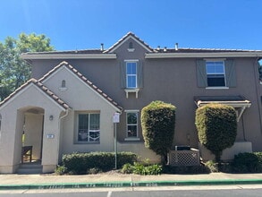 Building Photo - 108 Esplanade Cir
