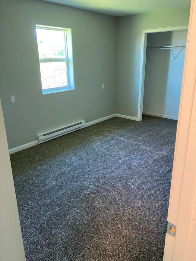 Building Photo - 303 Cottage St NW