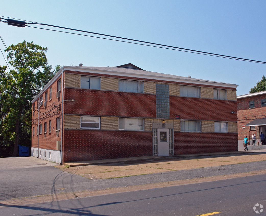 Primary Photo - 4170 Meramec St