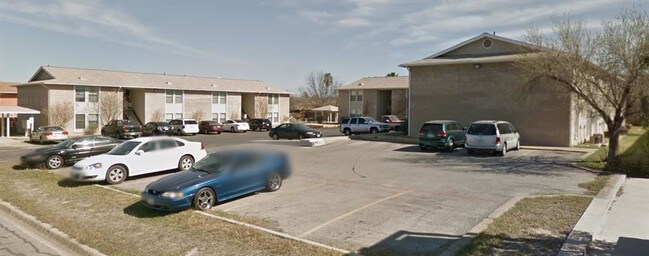 Foto del edificio - 820 N Bibb Ave