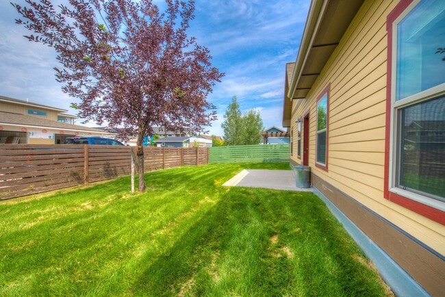 Building Photo - Very Clean Single-Family Home For Rent IN VALLEY WEST BOZEMAN