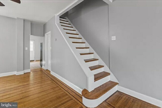 Foto del edificio - 214 Hermitage St