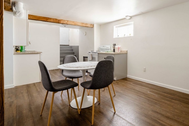 Building Photo - 2334 SE 8th Ave