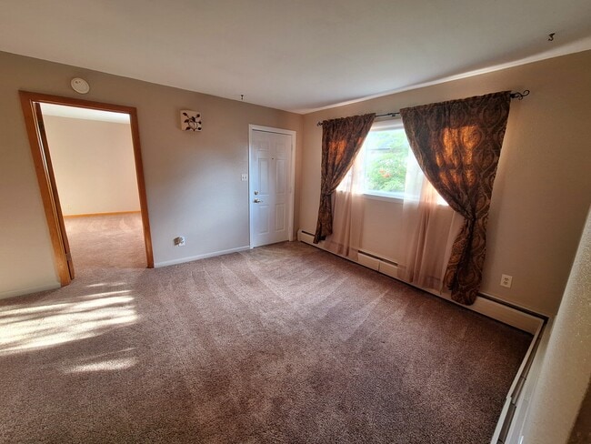 Living room - 1608 E 12th St