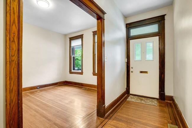 Building Photo - 1108 Lamont St NW