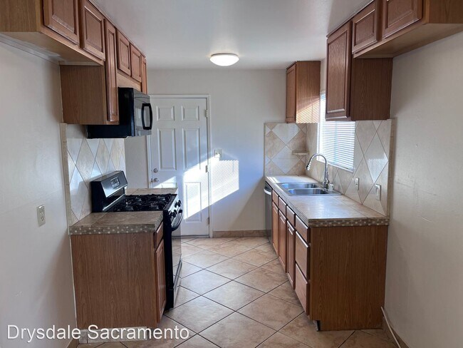 Building Photo - 3 br, 2 bath House - 6047 Springhaven Circle