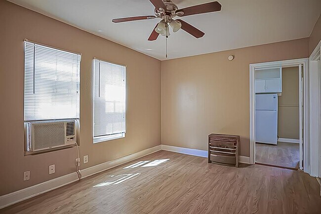 Building Photo - 5218 Bernardo De Galvez Ave