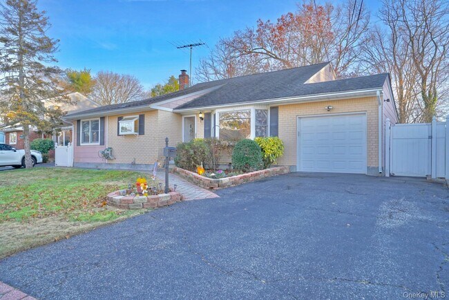 Building Photo - 34 Oakley Dr