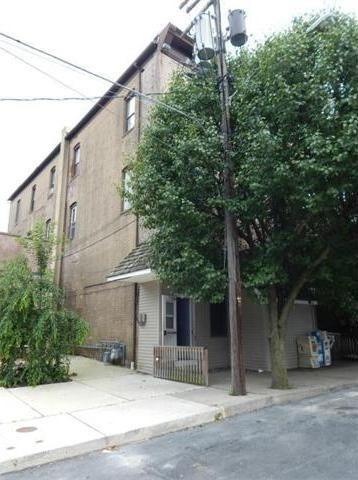 Primary Photo - 133 Garibaldi Ave