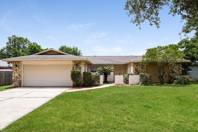 Building Photo - 8564 Cedar Cove Dr