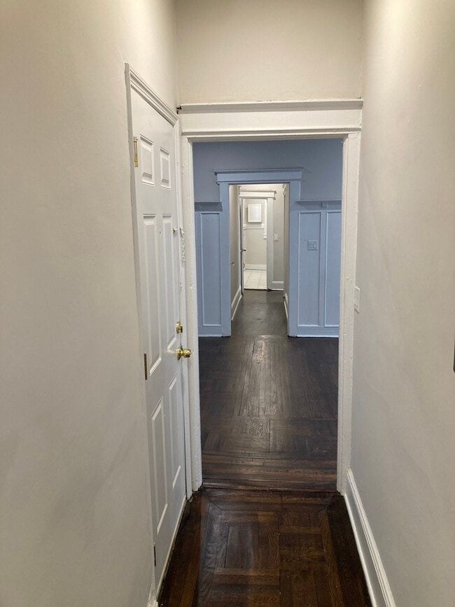 Hallway into living room - 34 North Ave W