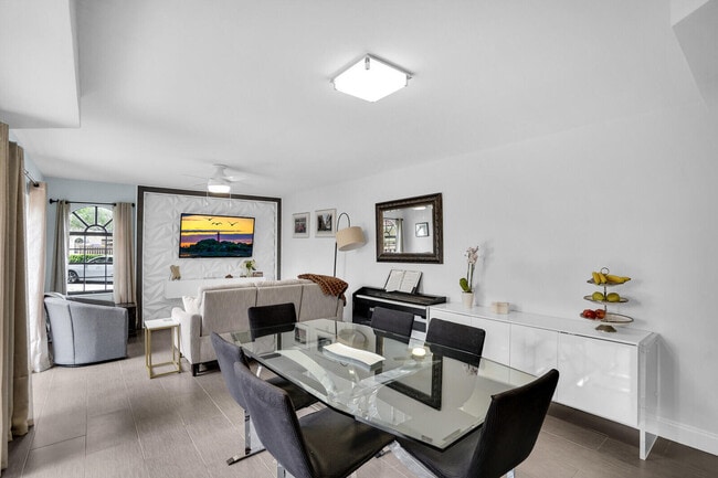 Building Photo - 8291 Thames Blvd