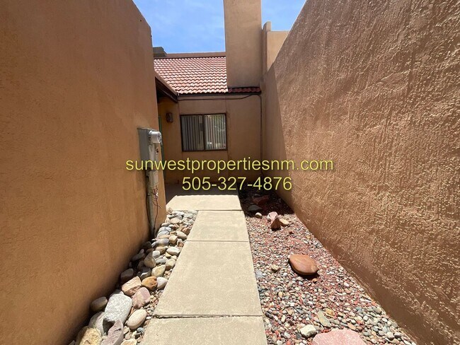 Foto del edificio - 3 Bedroom, 2 Bath