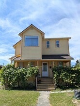 Building Photo - 2211 I St