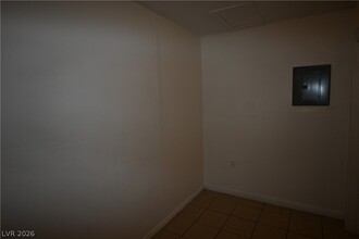 Building Photo - 1007 C St