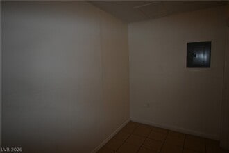 Building Photo - 1007 C St