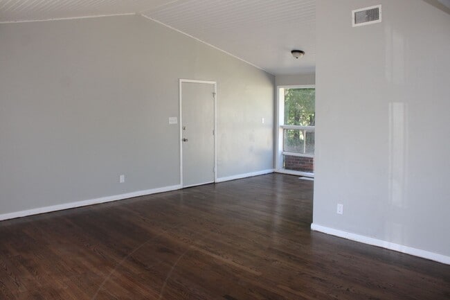 Foto del edificio - In the Heart of Midwest City *PROMO FIRST FULL MONTH FREE!!