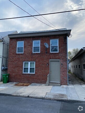 Building Photo - 137 N West St