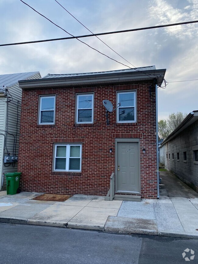 Building Photo - 137 N West St