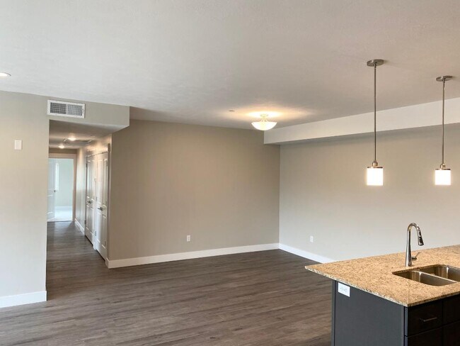 family room - 1225 E Wolf Hollow Ln