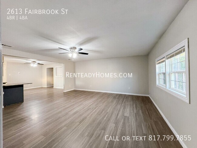 Building Photo - 2613 Fairbrook St