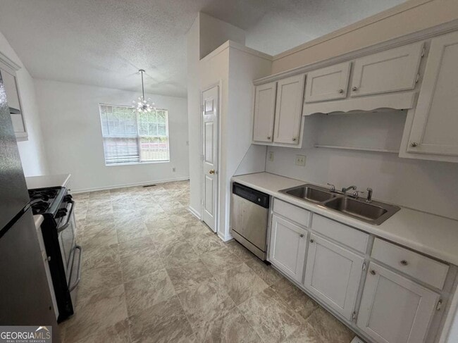 Building Photo - 1613 Fort Perry Way