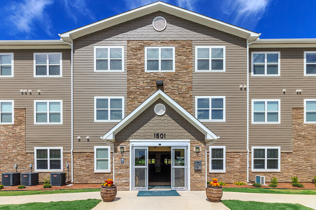 Building Photo - Hunter's Chase Senior Apartments