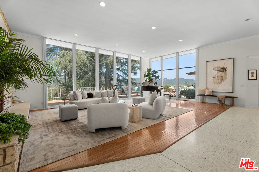 Foto principal - 1743 Stone Canyon Rd
