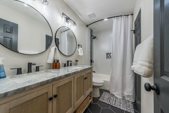 Foto del edificio - 7105 Chas Dr