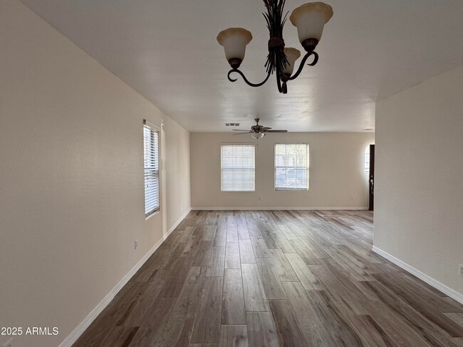 Foto del edificio - 1879 S Tucana Ln