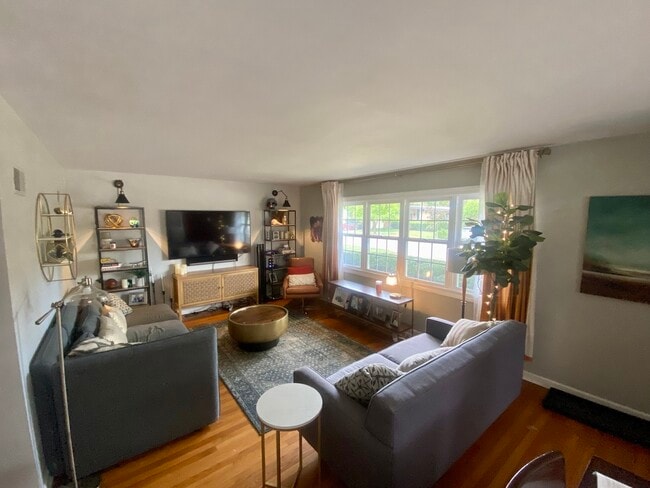 Foto del edificio - 9220 Oak Park Ave