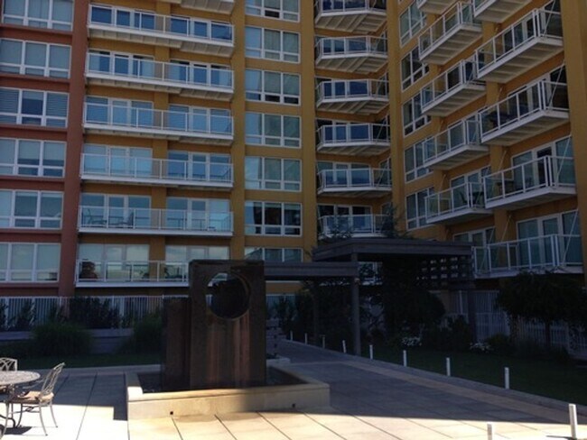 Foto del edificio - ONLY $1,625 PER MONTH FOR THIS BEAUTIFUL, MODERN, STATE OF THE ART, 1 BED, 1 BATH HIGH RISE CONDO...