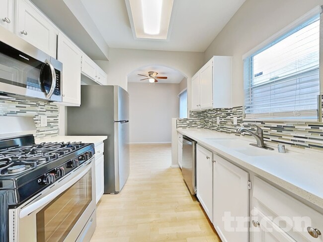 Building Photo - 1445 Little Spring Ct