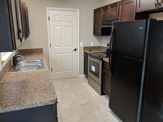 Foto del edificio - 3 Bedroom 2 Bath - Lake Weir Area