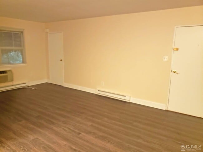 Building Photo - 175 Buckelew Ave