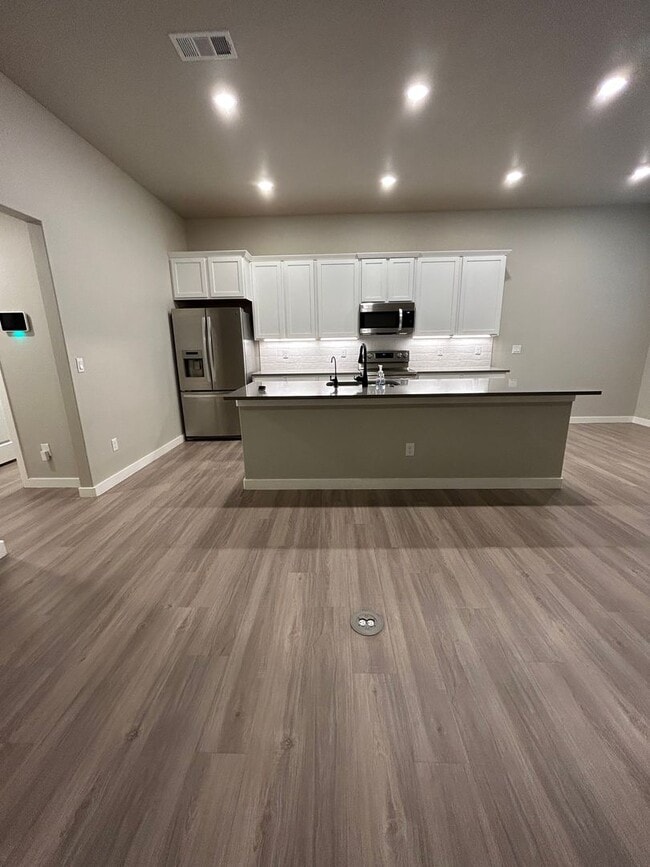 Building Photo - Beautiful Home in North Park