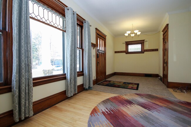 Building Photo - 2129 Minneapolis Ave