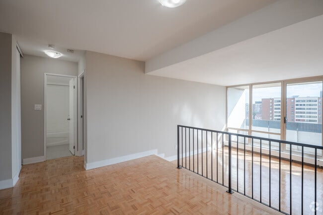 1BR, 1BA - 725SF - Dining Room - 470 Sentinel Road