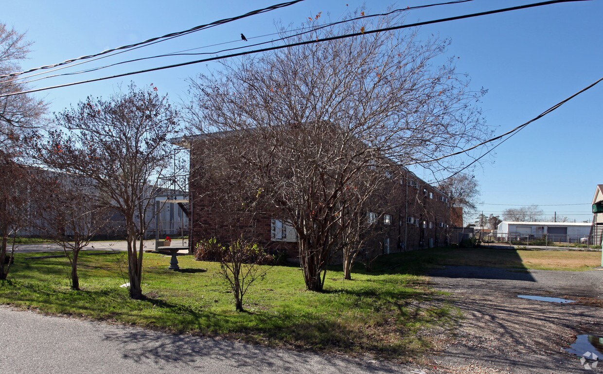 Foto del edificio - 404 Saddler Rd