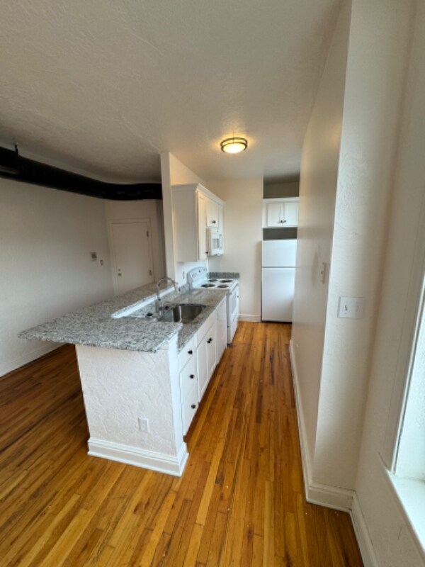 Building Photo - 229 Kearsarge St