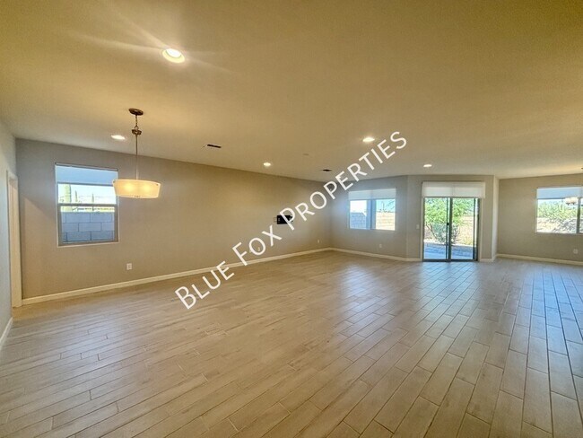 Building Photo - 5536 W Lazy Farm Dr